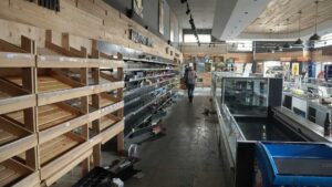 20 days in mariupol cinematography by evgeniy maloletka interior day establishing shot backlight sunlight shot 004