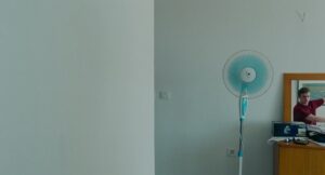 aftersun cinematography by gregory oke interior day wide shot establishing shot soft light practical light shot 061