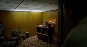 birdman cinematography by emmanuel lubezki interior establishing shot side lighting artificial light shot 059