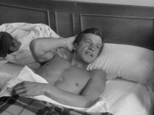 breathless cinematography by raoul coutard day establishing shot hard light daylight shot 060