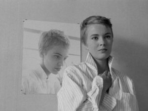 breathless cinematography by raoul coutard day extreme close up over the shoulder side lighting daylight shot 001