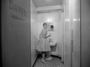 breathless cinematography by raoul coutard interior day medium shot side lighting fluorescent shot 029