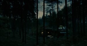 children of men cinematography by emmanuel lubezki night establishing shot artificial light shot 057