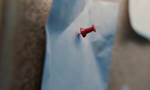 chungking express cinematography by christopher doyle day establishing shot side lighting daylight shot 068