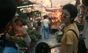 chungking express cinematography by christopher doyle day medium close up over the shoulder side lighting shot 030