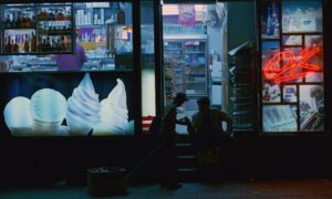 chungking express cinematography by christopher doyle day medium wide shot backlight shot 025
