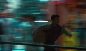 chungking express cinematography by christopher doyle exterior day medium close up backlight shot 001