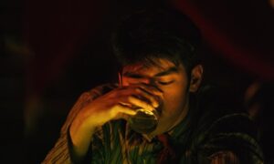 chungking express cinematography by christopher doyle interior night extreme close up artificial light shot 016