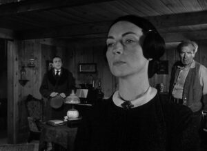 citizen kane cinematography by gregg toland interior night extreme close up three shot silhouette artificial light shot 014