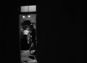 citizen kane cinematography by gregg toland night establishing shot moonlight shot 043