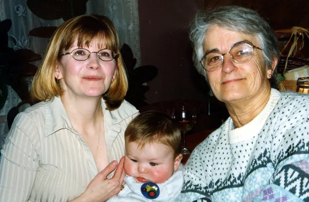 Dear Zachary: A Letter to a Son About His Father (2008) - Cinematography Analysis