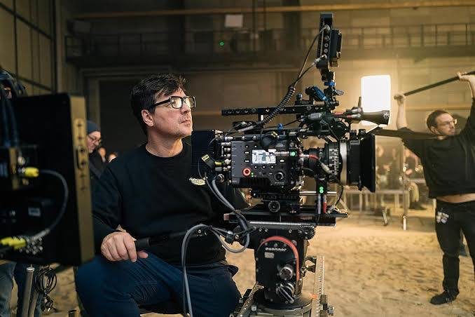 District 9 (2009) - Cinematography Analysis