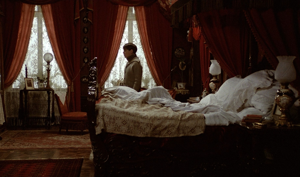 Fanny and Alexander (1982) - Cinematography Analysis