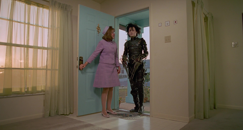 Edward Scissorhands (1990) - Cinematography Analysis