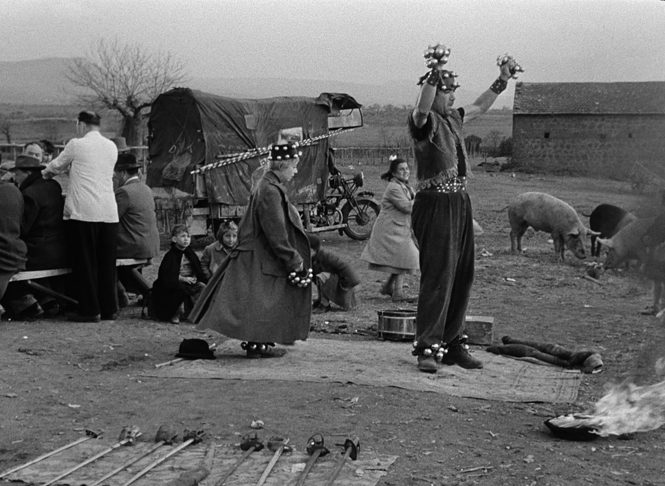 La Strada (1954) - Cinematography Analysis