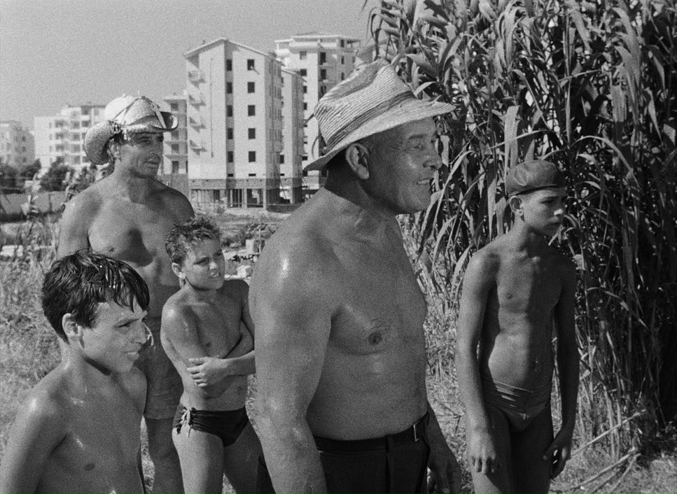 Nights of Cabiria (1957) - Cinematography Analysis