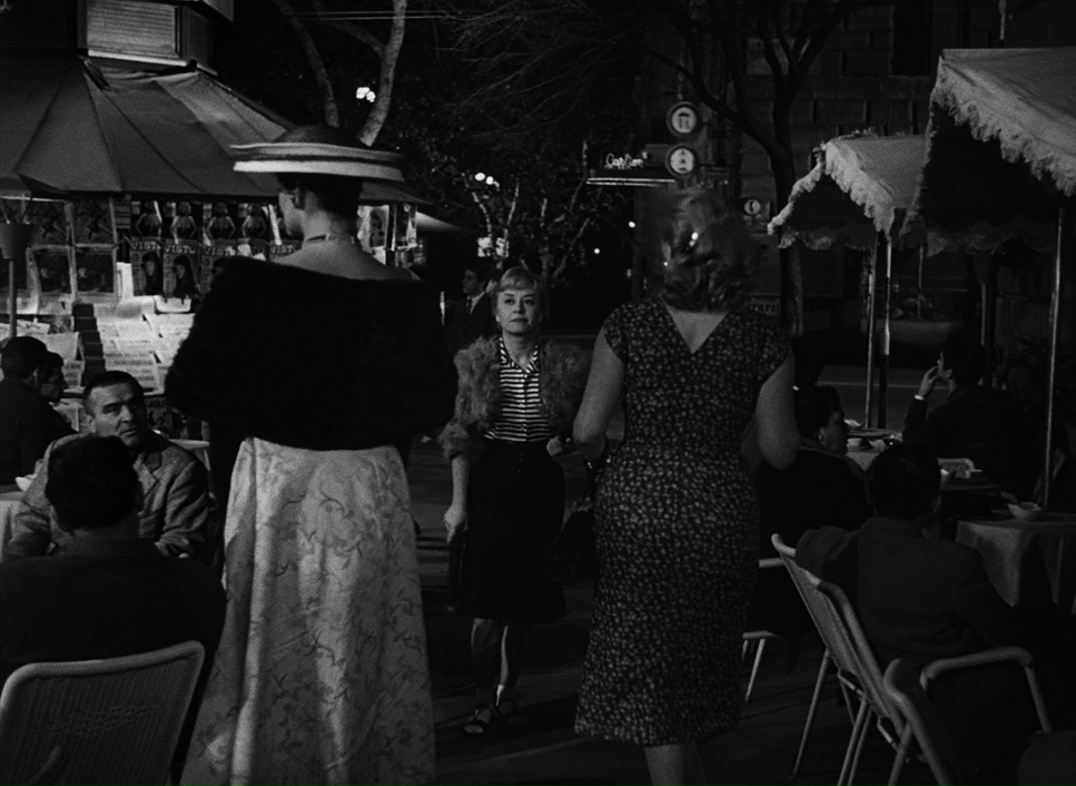 Nights of Cabiria (1957) - Cinematography Analysis