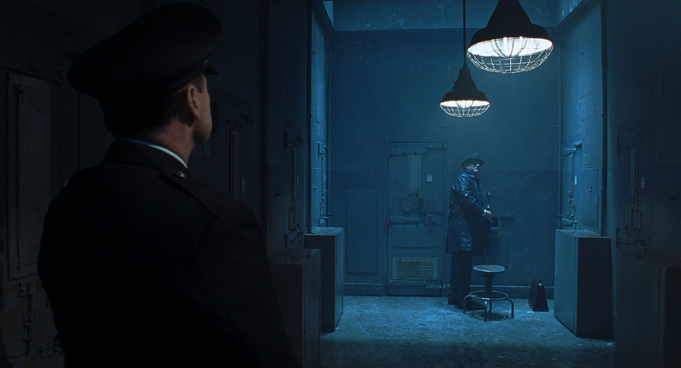 Catch Me If You Can (2002) - Cinematography Analysis