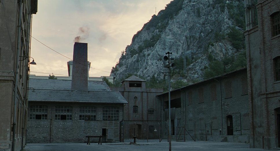 Life Is Beautiful (1997) - Cinematography Analysis