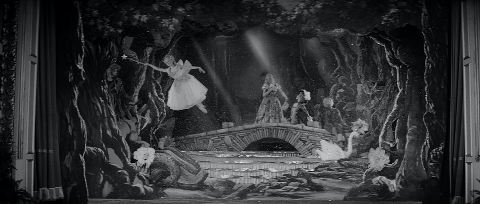 The Elephant Man (1980) - Cinematography Analysis