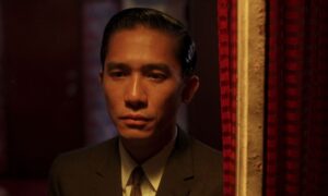 in the mood for love cinematography by christopher doyle night extreme close up artificial light shot 019