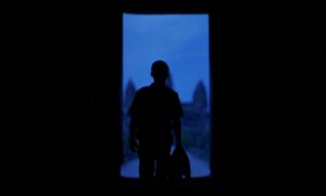 in the mood for love cinematography by christopher doyle night medium shot artificial light shot 008