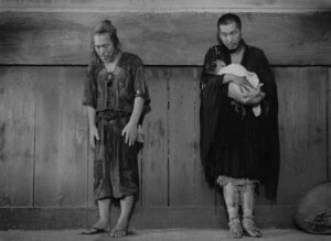 rashomon cinematography by kazuo miyagawa day medium close up two shot shot 061