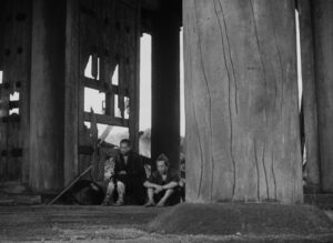 rashomon cinematography by kazuo miyagawa day medium wide shot two shot backlight shot 051