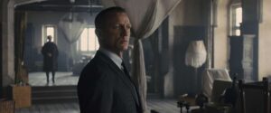 skyfall cinematography by roger deakins day medium close up over the shoulder hard light shot 047