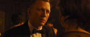 skyfall cinematography by roger deakins night extreme close up over the shoulder artificial light shot 027