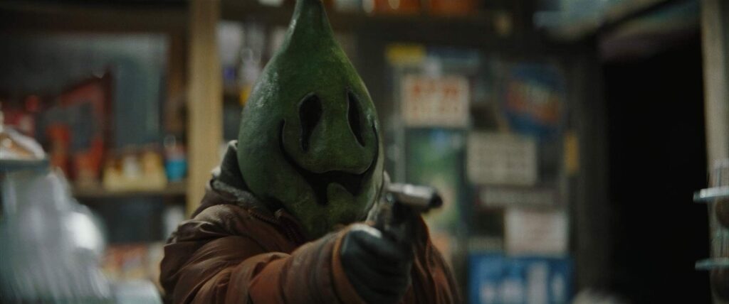 the batman cinematography by greig fraser close up shot 047