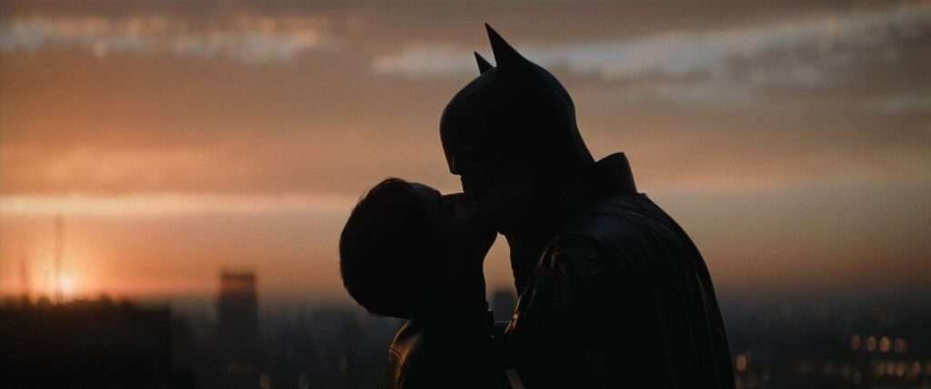 the batman cinematography by greig fraser day establishing shot side lighting shot 028