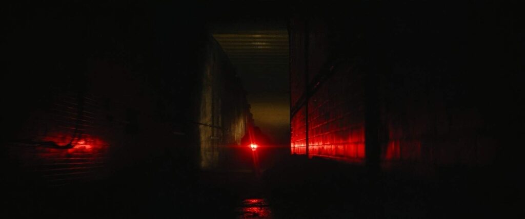 the batman cinematography by greig fraser night establishing shot artificial light shot 062