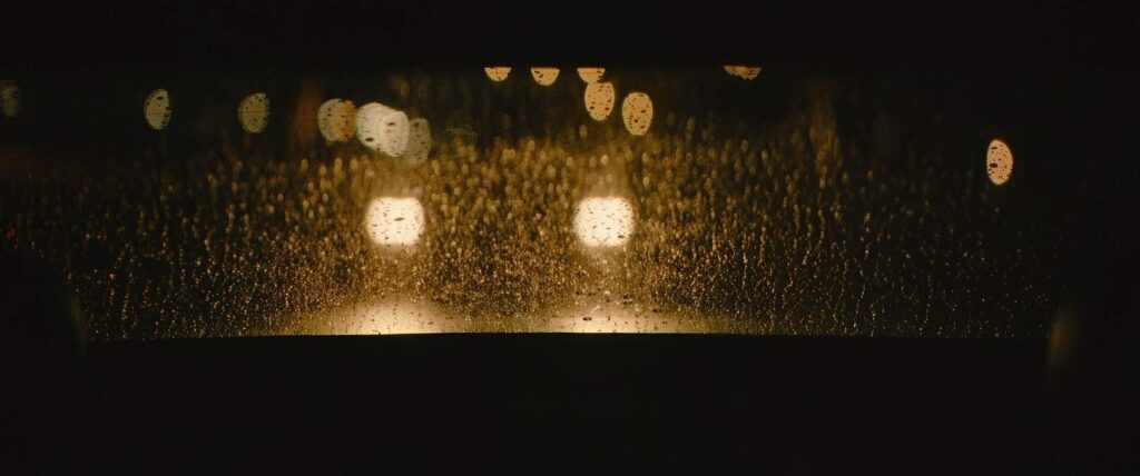 the batman cinematography by greig fraser night establishing shot silhouette artificial light shot 056