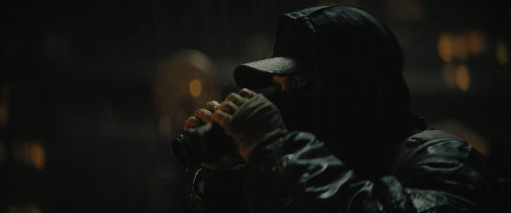 the batman cinematography by greig fraser night extreme close up artificial light shot 058