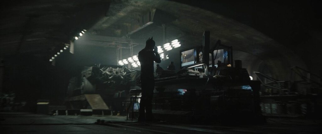 the batman cinematography by greig fraser night medium wide shot artificial light shot 030