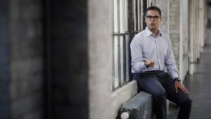 13th cinematography by kira kelly day medium close up side lighting daylight shot 023