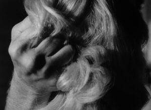 ace in the hole cinematography by charles lang day extreme close up side lighting shot 007