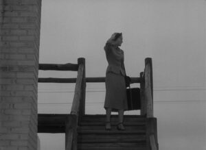 ace in the hole cinematography by charles lang day medium wide shot backlight daylight shot 033