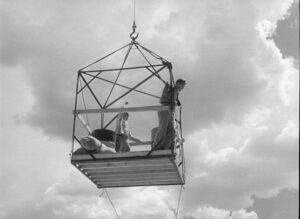 ace in the hole cinematography by charles lang exterior day medium wide shot over the shoulder backlight daylight shot 071