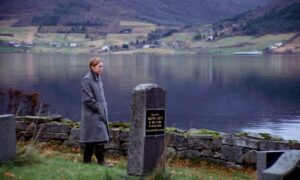 autumn sonata cinematography by sven nykvist day medium wide shot daylight shot 008