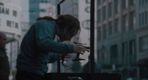 being john malkovich cinematography by lance acord day close up over the shoulder shot 065