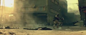 black hawk down cinematography by slawomir idziak day medium wide shot backlight daylight shot 063