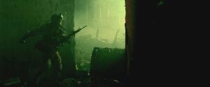 black hawk down cinematography by slawomir idziak interior establishing shot hard light artificial light shot 025