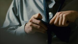 elite squad 2 the enemy within cinematography by lula carvalho day extreme close up side lighting shot 044