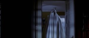 halloween cinematography by dean cundey night establishing shot side lighting artificial light shot 033