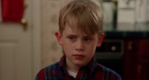 home alone cinematography by julio macat day extreme close up side lighting shot 046