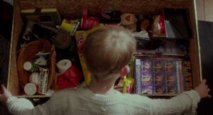home alone cinematography by julio macat extreme close up shot 009