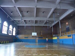 hoop dreams cinematography by peter gilbert day establishing shot backlight daylight shot 066