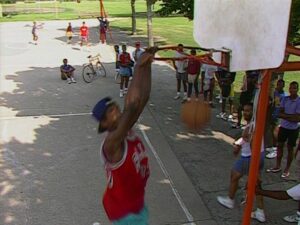 hoop dreams cinematography by peter gilbert day medium wide shot three shot backlight daylight shot 037